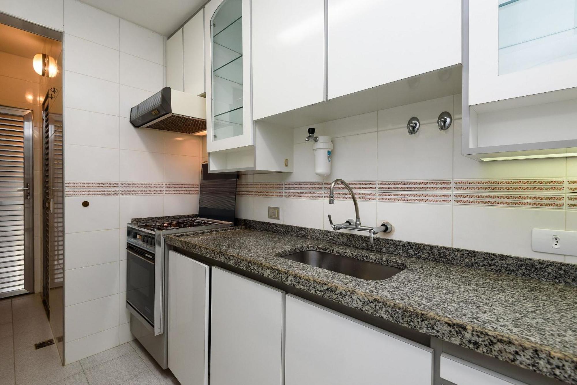 Apartamento Omar Do Rio - Gsm 300/701: Grande Apto P/ Até 7 Pessoas, Internet 250mbps, Garagem + Smart Tv, Workstation, A 06 Minutos Andando Da Praia Do Leblon E Do Metrô