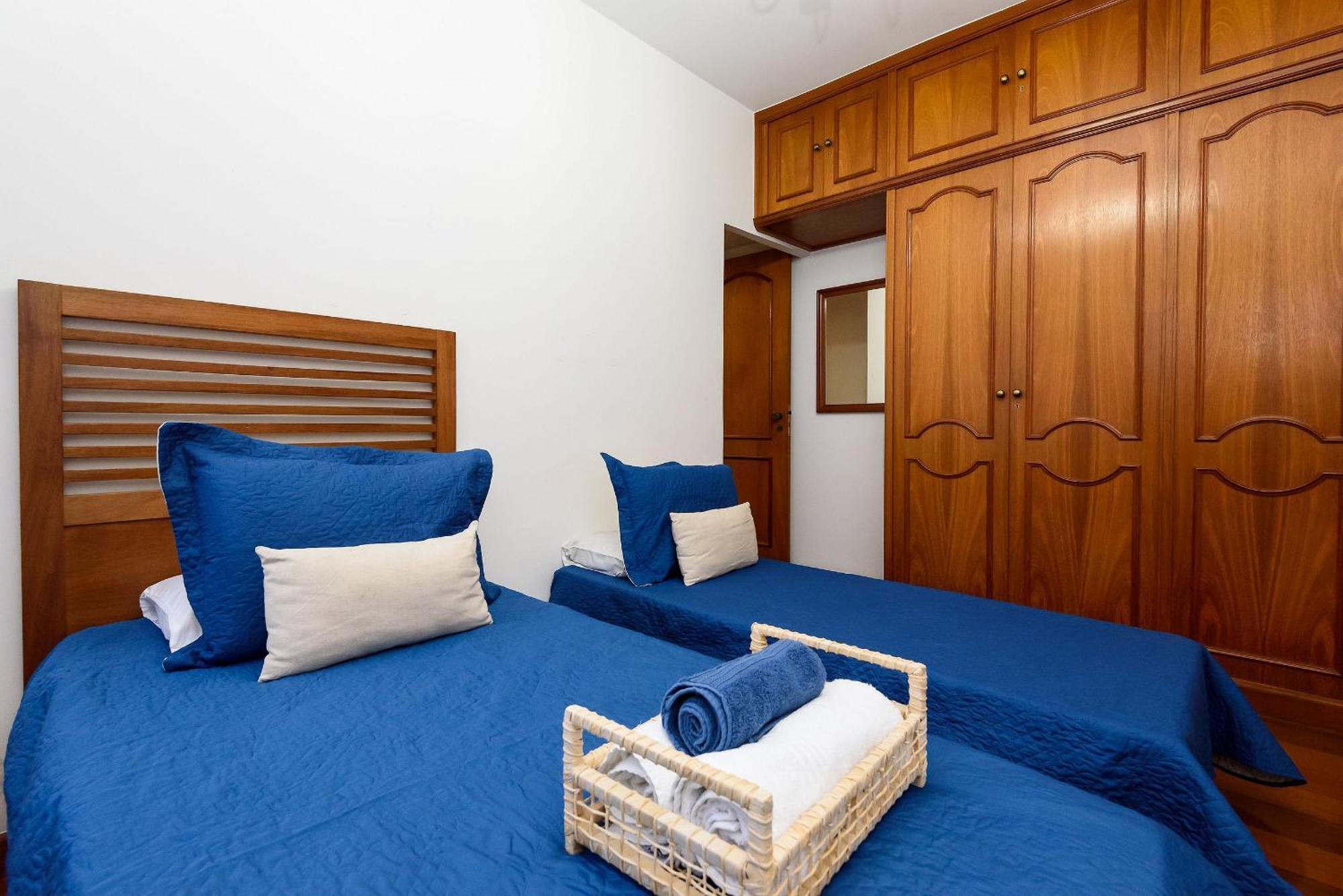 Omar Do Rio - Gsm 300/701: Grande Apto P/ Até 7 Pessoas, Internet 250mbps, Garagem + Smart Tv, Workstation, A 06 Minutos Andando Da Praia Do Leblon E Do Metrô *